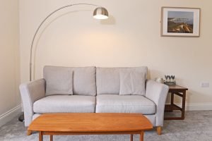 fully furnished apartment lounge