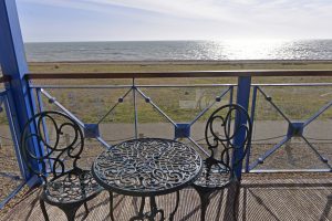 The Reef - Accommodation Eastbourne - seaview apartment
