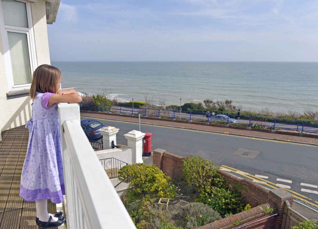 Sea Dreams - Accommodation Eastbourne - seafront apartment