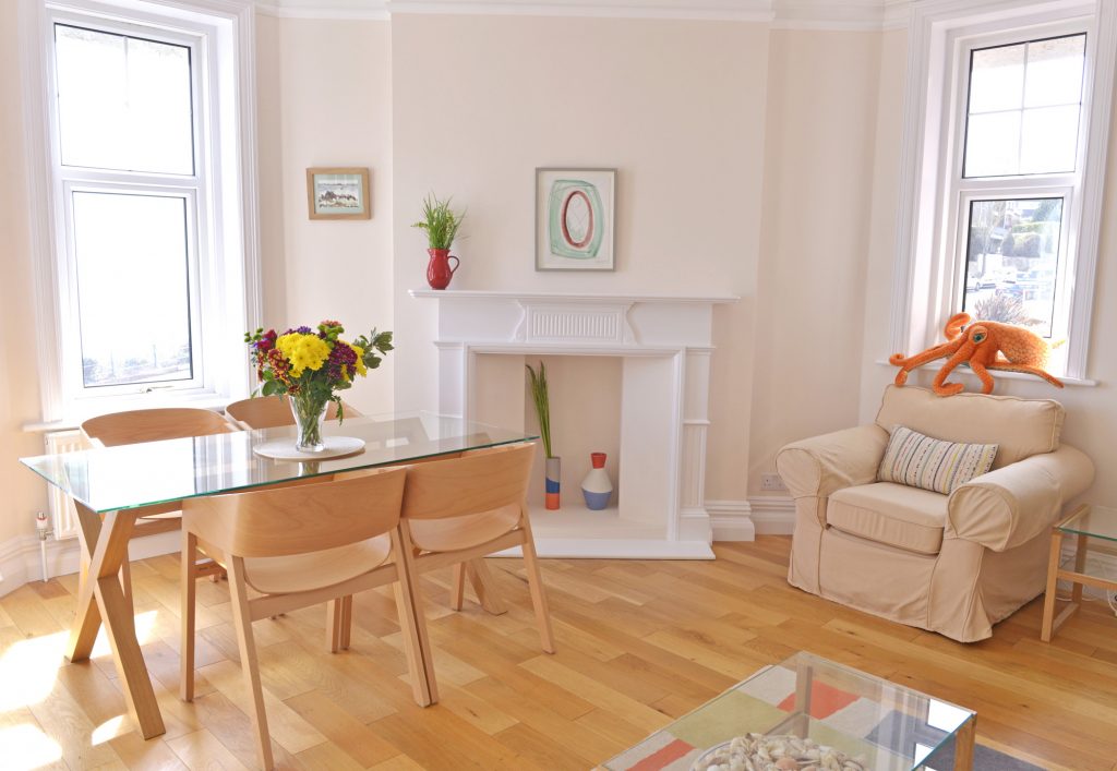 Sea Dreams - Accommodation Eastbourne - seafront apartment