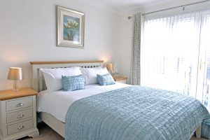 Pacific Heights - Accommodation Eastbourne - serviced flat